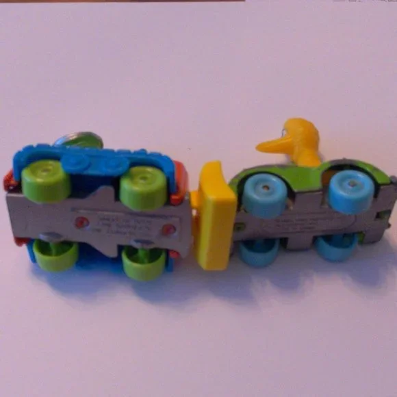 Sesame Street Big Bird In A Die-Cast Car Oscar  in Die Cast Bulldozer - Picture 5 of 5